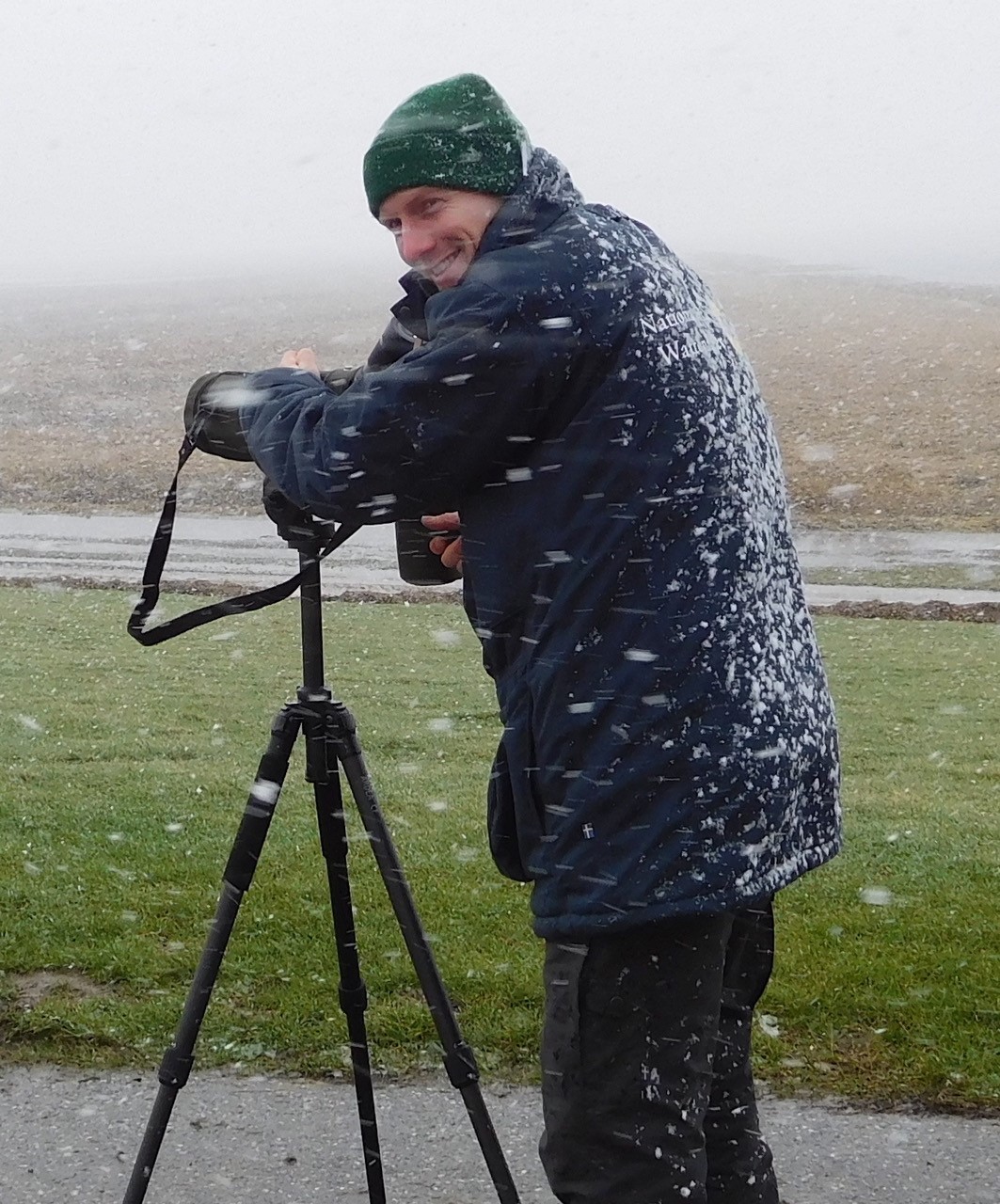 Nationalpark-Ranger Simon Potthast bei der winterlichen Vogelzählung